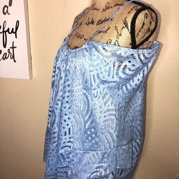Boston Proper Baby Blue Crocheted Lace Lined Cold Shoulder Blouse Size Small - Picture 3 of 10
